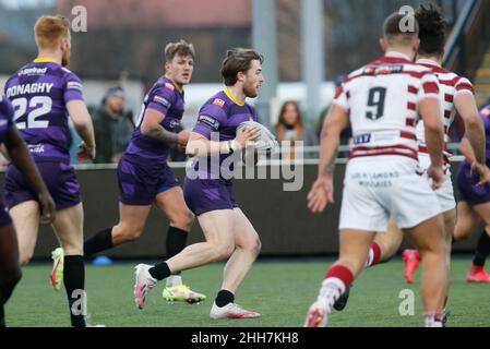 Newcastle, Großbritannien. 23rd Januar 2022. NEWCASTLE UPON TYNE, GROSSBRITANNIEN. JAN 23rd Isaac Nokes von Newcastle Thunder hat einen Lauf während des Freundschaftsspiel zwischen Newcastle Thunder und Wigan Warriors am Samstag, den 22nd. Januar 2022 im Kingston Park, Newcastle. (Kredit: Chris Lishman | MI News) Kredit: MI Nachrichten & Sport /Alamy Live News Stockfoto