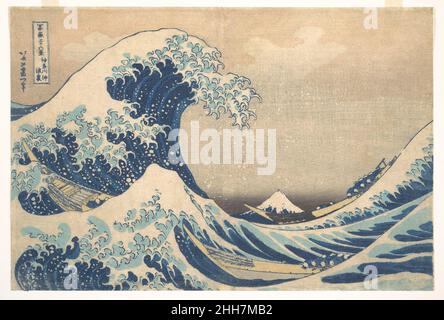 Unter der Welle vor Kanagawa (Kanagawa oki nami ura), auch bekannt als die große Welle, aus der Serie sechsunddreißig Ansichten des Mount Fuji (Fugaku sanj?rokkei) ca. 1830–32 Katsushika Hokusai Japanisch die klawartige Struktur der enormen Welle, die auf die drei Fischerboote zu stürzen droht, beschwört Bilder mythischer Drachen und anderer gefährlicher Tiere herauf. Das Drama des Drucks wird durch die Platzierung von Fuji in der Mulde des wütenden Kamms der Welle verstärkt. Wie die hilflosen Boote steht auch Fuji am Rande der Auslöschung. Under the Wave off Kanagawa (Kanagawa oki nami ura), auch bekannt als Stockfoto
