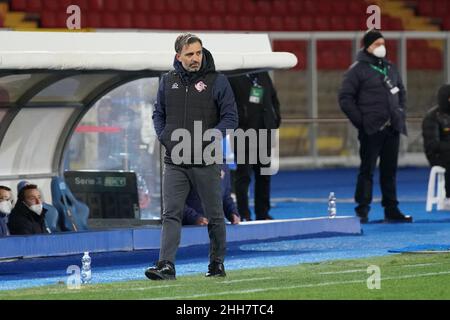 Stadio Via del Mare, Lecce, Italien, 23. Januar 2022, Trainer Fabio Pecchia (US-Cremonesen) während des Spiels US Lecce gegen US-Cremonesen – Italienischer Fußball der Serie B Stockfoto