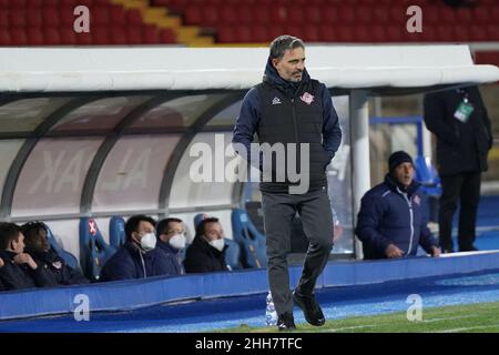 Stadio Via del Mare, Lecce, Italien, 23. Januar 2022, Trainer Fabio Pecchia (US-Cremonesen) während des Spiels US Lecce gegen US-Cremonesen – Italienischer Fußball der Serie B Stockfoto
