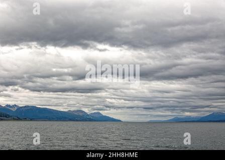 Berge in der Nähe von Ushuaia und dem Beagle-Kanal, Feuerland, Argentinien - Reiseziel Stockfoto