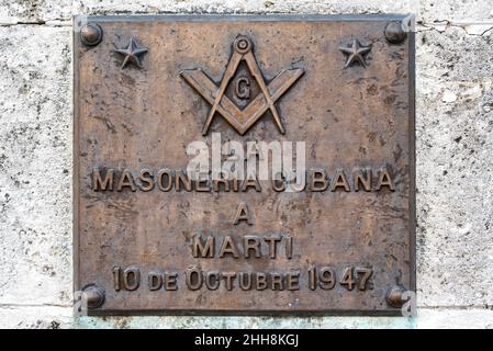 Inschrift der Freimaurer-Plakette in der José Marti-Büste auf der Plaza de Marte. Stockfoto