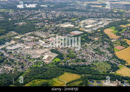 Luftaufnahme, Industriegebiet in der Moerser Straße in Hochemmerich, Duisburg, Ruhrgebiet, Nordrhein-Westfalen, Deutschland, DE, Europa, kommerzielles Unternehmen Stockfoto