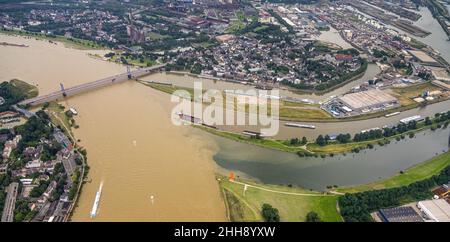 Luftaufnahme, Flutfluß Rhein, Ruhrmündung in den Rhein, Friedrich-Ebert-Brücke, Rheinorange Skulptur, Ruhrort, Duisburg, Ruhrgebiet, Nordrhein Stockfoto