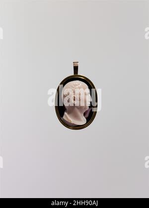 Cicero Ca. 1810–20 möglicherweise von Niccolò Cerbara das neoklassische Zeitalter würgte den streng republikanischen Marmorkopf von Cicero (106–43 v. Chr.) in der Musei Capitolini, Rom. Ein Intaglio danach von Nathaniel Marchant (40.20.1) zirkulierte in Form von Gipseindrücken. Die römischen Schnitzer dieser beiden Köpfe konsultierten die Skulptur selbst und erzielten unterschiedliche Ergebnisse. Der numismatische Ansatz des Kameos, der um 1810–20 von einem Mitglied der Cerbara-Familie geschnitzt wurde und in dem die Merkmale mit breiter Autorität angebracht sind, kennzeichnet die Arbeit dieses Clans (Gian Battista Cerbara [d. 1811] Sired Giuseppe [1770 Stockfoto