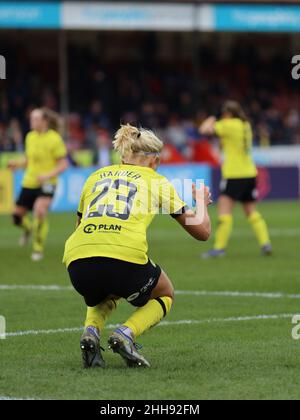 Crawley, Großbritannien. 23rd Januar 2022. Broadfield Stadium, Crawley, Großbritannien, Eine frustrierte Pernille Harder (23, CHE) nach einer weiteren verpassten Chance während eines WSL-Spiels am 23. Januar 2022 zwischen Brighton & Hove Albion W.F.C und Chelsea Women im Broadfield Stadium, Crawley, Großbritannien Bettina Weissensteiner/SPP Quelle: SPP Sport Pressefoto. /Alamy Live News Stockfoto