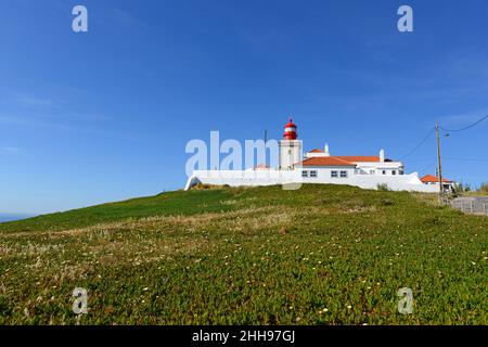 Cabo da Roca Leuchtturm in Cabo da Roca, dem westlichsten Punkt des europäischen Festlandes in der Stadt Sintra, Bezirk Lissabon, Portugal. Stockfoto