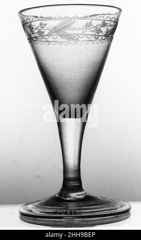 Weinglas 1780–1825 Amerikanisch. Weinglas. Amerikanisch. 1780–1825. Eingraviert geblasenes Bleiglas. Möglicherweise hergestellt in den Vereinigten Staaten Stockfoto