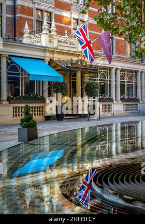 CONNAUGHT HOTEL (1897) CARLOS PLACE MAYFAIR LONDON ENGLAND GROSSBRITANNIEN Stockfoto