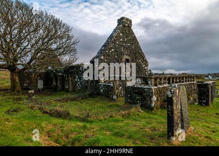 RUINS ST MARY'S CHURCH (1694) DUNVEGAN ISLE OF SKYE SCHOTTLAND VEREINIGTES KÖNIGREICH Stockfoto