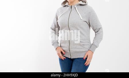 Happy schöne Frau in grau Pullover Hoodie Mockup Stockfoto