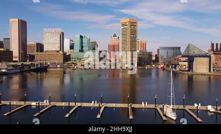 Eine Luftaufnahme des Hafens von Baltimore, Dezember 2021. Stockfoto