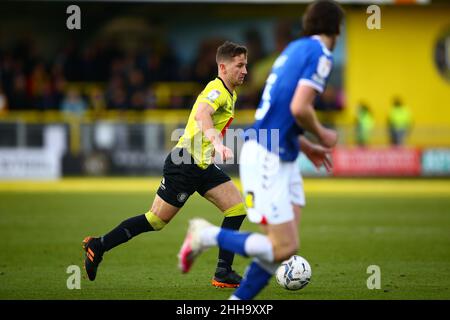 EnviroVent Stadium, Harrogate, England - 22nd. Januar 2022 Josh Falkingham (4) von Harrogate - während des Spiels Harrogate gegen Oldham, EFL League 2, 2021/22, im EnviroVent Stadium, Harrogate, England - 22nd. Januar 2022 Credit: Arthur Haigh/WhiteRoseFotos/Alamy Live News Stockfoto