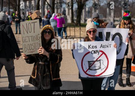 Tausende versammeln sich am 23. Januar 2022 in Washington, D.C., um die Mandate DC zu besiegen, ein Protest gegen COVID-19-Impfmandate. (Foto von Matthew Rodier/Sipa USA) Stockfoto