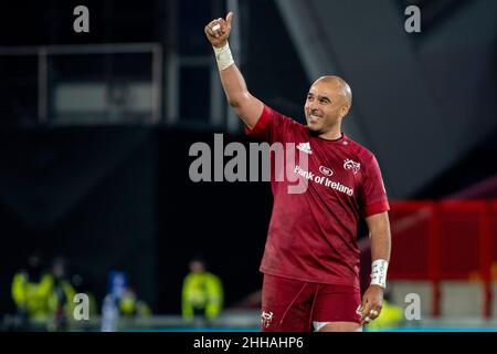Limerick, Irland. 24th Januar 2022. Simon ZEBO von Münster dankt seinen Fans nach dem Heineken Champions Cup, Runde 4, Pool B Spiel zwischen Munster Rugby und Wespen im Thomond Park in Limerick, Irland am 23. Januar 2022 (Foto von Andrew SURMA/ Quelle: SIPA USA/Alamy Live News Stockfoto