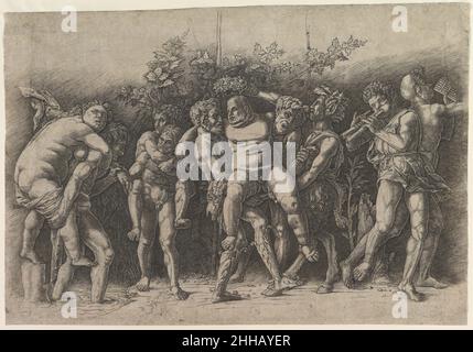 Bacchanal mit Silenus; eine Fries-Komposition mit zehn Figuren um Silenus, die vor 1475 von zwei Satyrs getragen wird Andrea Mantegna Italienisch während die genaue Bedeutung von Mantegnas Bacchanals Gelehrten entzieht, ist das entscheidende Ereignis in jedem Fall eine Krönung – Ein Akt, der zu Mantegnas Zeiten oft mit der Anerkennung poetischer Gaben verbunden war. In dieser Gravur ist die gekrönte Figur eindeutig Silenus, der Tutor von Bacchus, bekannt für seine Weisheit sowie seine Trunkenheit. Jeder Künstler, der in Mantua, der Geburtsstadt von Vergil, lebt, hätte Silenus im Sinn gehabt Stockfoto