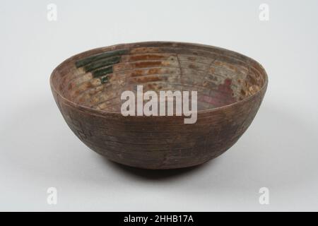 Grayware Schüssel mit eingeschnittenen Designs 3rd Jahrhundert v. Chr. Paracas. Grayware Schale mit eingeschnittenen Motiven 308481 Stockfoto