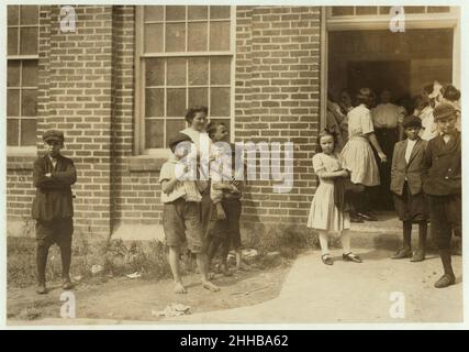 Einige Proben (nicht alle) der Kinder in der Kindergartenfabrik, die von den Strumpfwaren Mills High Point und Piedmont, High Point, N.C. betrieben wird Jedes Kind auf diesen Fotos hat funktioniert, ich habe sie bei der Arbeit gesehen Stockfoto