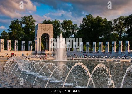 Foto des World war II Memorial, Washington DC an einem schönen Sommertag Stockfoto