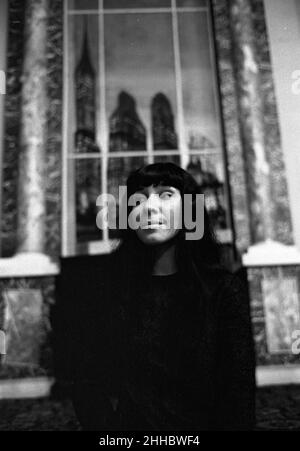 Buffy Sainte-Marie in einem Aufnahmestudio in NYC, 1964 Stockfoto