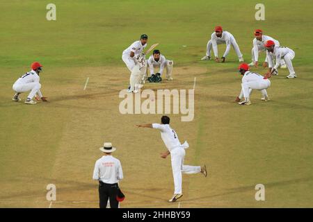 Chittagong, Bangladesch. 09th September 2019. Afghanistan-Kricketspieler Captain Mohammad Nabi (Nr.2) in Aktion während eines Cricket-Einzelspieles Testspiel zwischen Afghanistan und Bangladesch im Zohur Ahmed Chowdhury Stadium in Chittagong.Afghanistan gewann mit 224 Läufen (Foto: MD Manik/SOPA Images/Sipa USA) Kredit: SIPA USA/Alamy Live News Stockfoto