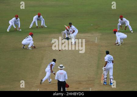 Chittagong, Bangladesch. 09th September 2019. Bangladesh-Cricketspieler Mehedi Hasan Miraz (Batting) in Aktion während eines Cricket-Einzelspieles Testspiel zwischen Afghanistan und Bangladesch im Zohur Ahmed Chowdhury Stadium in Chittagong.Afghanistan gewann mit 224 Läufen (Foto: MD Manik/SOPA Images/Sipa USA) Kredit: SIPA USA/Alamy Live News Stockfoto