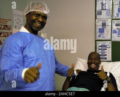 Südafrika 1 Millionste freiwillige medizinische männliche Beschneidung (40944402290). Stockfoto