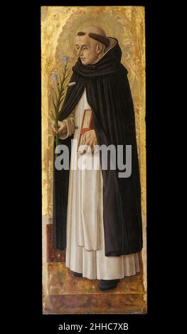 Saint Dominic 1472 Carlo Crivelli Italienisch Diese Tafeln stammen aus einem Altarbild, das für eine Dominikanerkirche in der marchigianischen Stadt Ascoli Piceno gemalt wurde. Die zentrale Tafel, eine Madonna mit Kind, signiert und datiert 1472, befindet sich ebenfalls in der Metropolitan-Sammlung (Linsky Collection).der Heilige Georg (viertes Jahrhundert) ist in einer zeitgenössischen Rüstungen aus dem fünfzehnten Jahrhundert mit dem Drachen zu sehen, den er tötete, während der Heilige Dominikus in einer dominikanischen Gewohnheit dargestellt wird und eine Lilie, ein Symbol der Reinheit, hält. Weitere Informationen über diese beiden Gemälde, einschließlich einer Rekonstruktion des Altaraufbaus, finden Sie unter metmuseum.org. St. Dominic. Carlo Criv Stockfoto