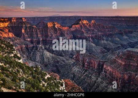 Sonnenuntergang am Bright Angel Point am North Rim des Grand Canyon National Park, Arizona USA Stockfoto