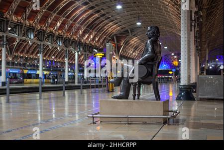 London Paddington Bahnhof Bronzestatue of Isambard Kingdom Brunel von John Doubleday Stockfoto