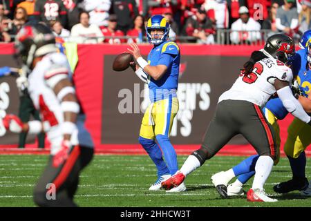 23. Januar 2022; Tampa, FL USA; Los Angeles Rams Quarterback Matthew Stafford (9) während eines NFL-Divisions-Playoff-Spiels im Raymond James Stadium. Die Rams schlugen die Buccaneers mit 30:27. (Steve Jacobson/Image of Sport) Stockfoto