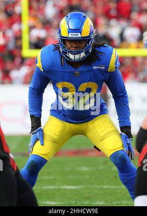 23. Januar 2022; Tampa, FL USA; Los Angeles Rams Linebacker Travin Howard (32) während eines NFL-Playoff-Spiels im Raymond James Stadium. Die Rams schlugen die Buccaneers mit 30:27. (Steve Jacobson/Image of Sport) Stockfoto