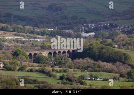 Stone Built, Curved Chapel Milton Viaduct, Chinley, Derbyshire. Stockfoto