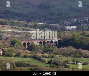 Stone Built, Curved Chapel Milton Viaduct, Chinley, Derbyshire. Stockfoto