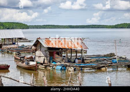 Traditionelles Hausboot von lokalen Fischern Stockfoto