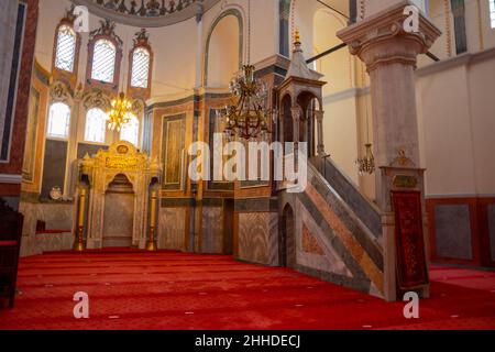 Zeyrek-Moschee. Minbar und Mihrab der Molla Zeyrek Moschee in Istanbul Stockfoto