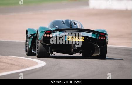 Der Aston Martin Valkyrie auf der Rennstrecke Silverstone Stockfoto