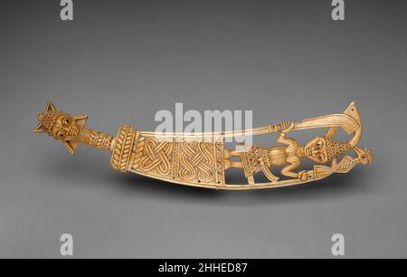 Zeremonielles Schwert (Udamalore) 17th.–19th. Jahrhundert Yoruba-Völker, Owo-Gruppe Dieses opulente Elfenbeinschwert ist ein Udamalore, buchstäblich ein Wort der Wohlgeborenen. Sie wurde von einem hochrangigen Chef von Owo getragen, einem Yoruba-Staat im heutigen Nigeria, der im 18. Jahrhundert zur regionalen Macht Aufstieg. An der Hüfte getragen, zeigte er die Macht und den Status seines Trägers bei öffentlichen Zeremonien und Feiern an.bestehend aus einem figürlichen Griff und einer gebogenen, durchbrochenen Klinge ist dieser udamalore ein beeindruckendes Beispiel für die Arbeiten, die in diesem berühmten Elfenbeinschnitzzentrum entstanden sind. Der menschliche Kopf, der den Pomm ausmacht Stockfoto