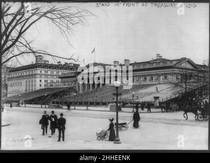 Stand in front of Treasury Bldg. for Woodrow Wilson's inauguration Stockfoto
