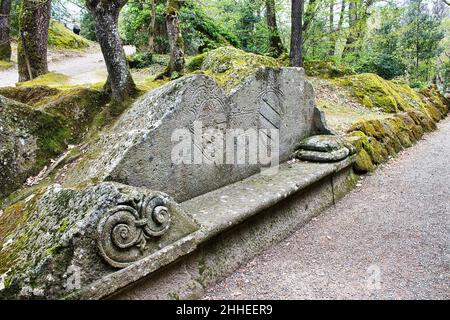 Alte Skulpturen im Park der Monster in Bomarzo Stockfoto