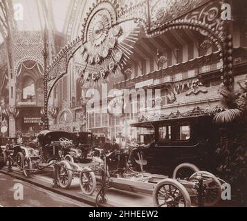 Stand Renault Frères au Salon de Paris 1906. Stockfoto