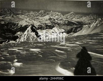 Standpunkt , ¤ 3200 Marmolatasüdwand, Serautagrat und Monte Poré. Stockfoto