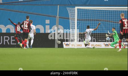 firo : 01/22/2022 Fuvuball , Fußball, 1st Bundesliga, Saison 2021/2022, Bayer Leverkusen - FC Augsburg , FCA Tor zu 3:1 Moussa Diaby Stockfoto