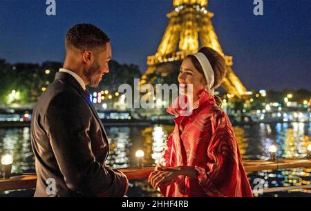 EMILY IN PARIS 2021 Netflix TV-Serie mit Lily Collins und Lucien Laviscount Stockfoto