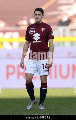 Turin, Italien. 23rd Januar 2022. Turin, Italien, 23 2022. Januar, Josip Brekalo (Turin FC) schaut während des Spiels des FC Turin gegen US Sassuolo, italienische Fußballserie A in Turin, Italien, 23 2022. Januar Quelle: Independent Photo Agency/Alamy Live News Stockfoto