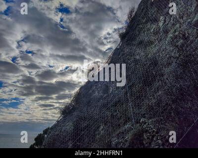 Acier Iron Metallic-Netz für Steinabsturzschutz Stockfoto