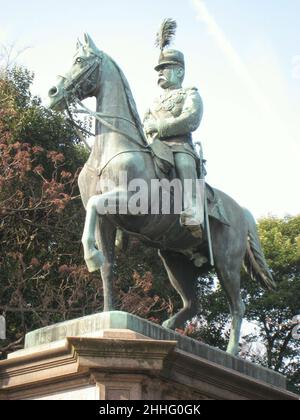 Statue des Prinzen Komatsu Akihito (Komatsu no miya), Ueno Park, Tokio. Stockfoto