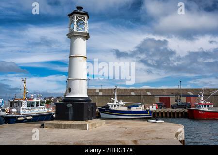 West Pier Leuchtturm (erbaut 1854) am Kai am Kirkwall Hafen in Kirkwall in Orkney, Schottland Stockfoto