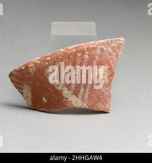 Terrakotta-Randfragment mit linearen Motiven ca. 2300–2100 v. Chr. Minoan aus Gournia, CreteRim Fragment mit Dreiecken.. Terrakotta-Randfragment mit linearen Motiven 247851 Stockfoto