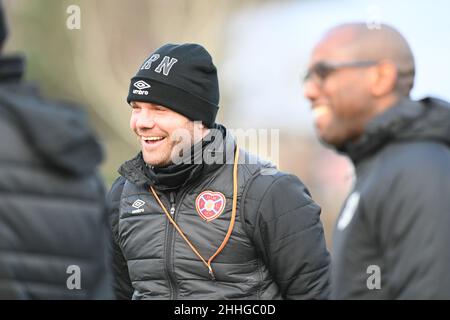 Oriam Sports Centre Edinburgh, Schottland UK.24th.Jan 22 Hearts Manager Robbie Neilson Trainingseinheit für Cinch Premiership Spiel gegen Celtic. Kredit: eric mccowat/Alamy Live Nachrichten Stockfoto